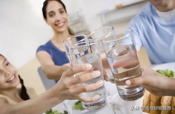 隔夜的白开水致癌吗，到底能不能喝？保温瓶的水过夜能喝吗？